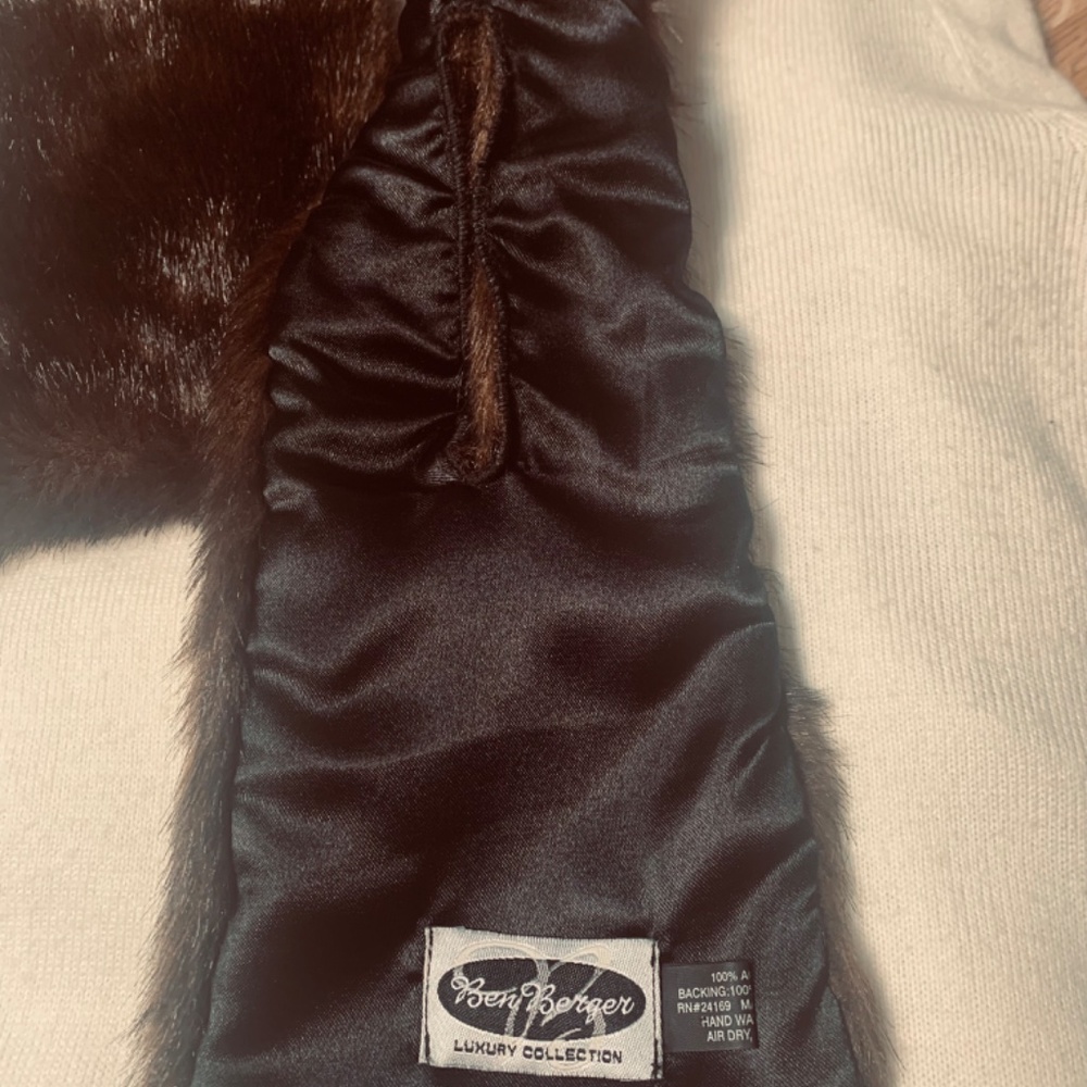 FAUX FUR COLLAR SCARF - Picture 2 of 4